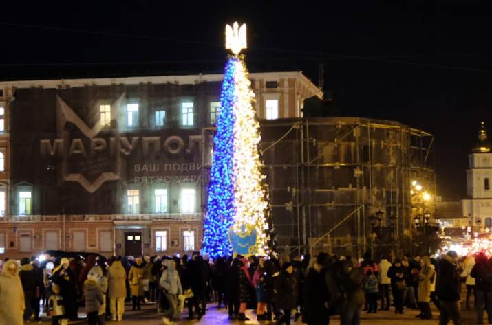 Сьогодні, 19 грудня, на Софійській площі в Києві відбулося відкриття головної ялинки країни.