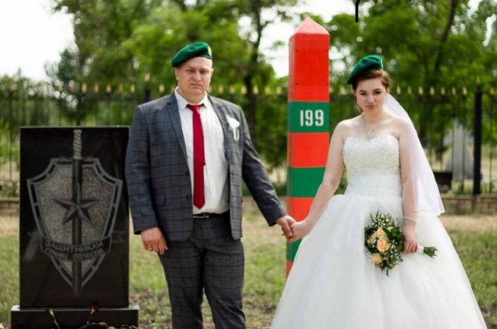 Станіслав був люблячим чоловіком та батьком, добрим товаришем та колегою, доки його життя не забрала війна. Історію української родини з Троїцького читайте в матеріалі Трибуну.