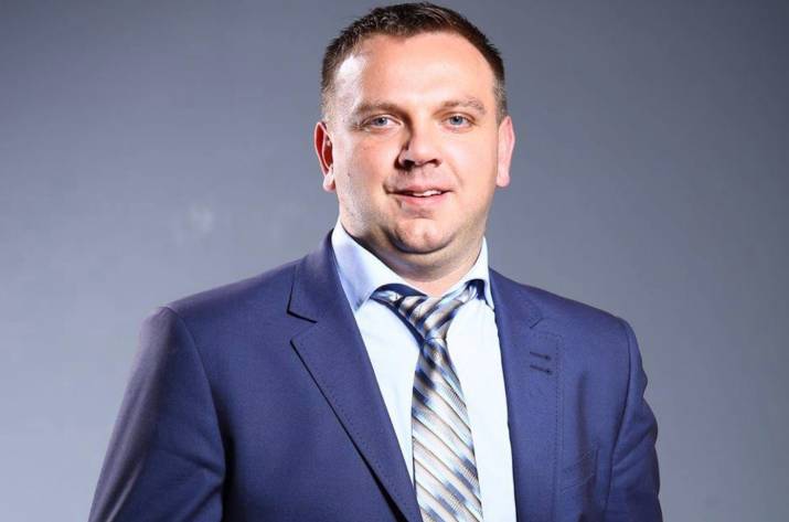 максим ткаченко