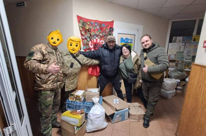 волонтер