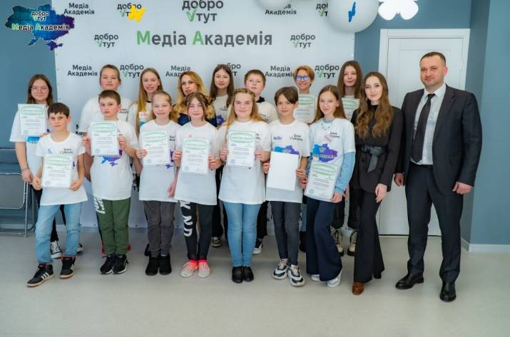 дітей навчають основам журналістики