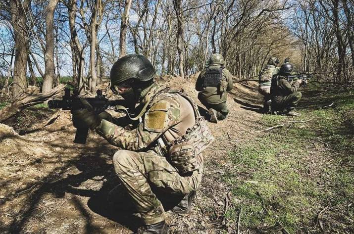 Окупанти намагаються наступати на Луганщині та постійно обстрілюють населені пункти області.