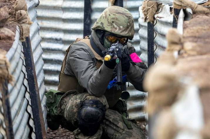 Ворог продовжує вести наступальні дії на Луганщині, однак несе великі втрати.