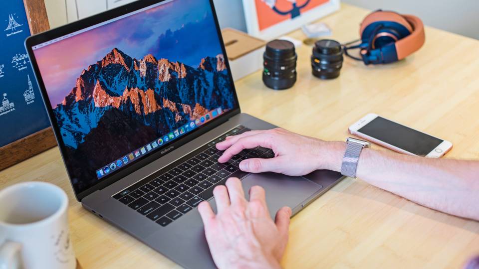 ноутбук Apple MacBook