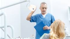 Стоматолог