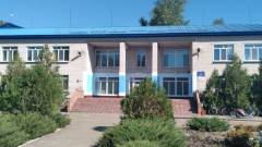 Уже через місяць закінчується черговий навчальний рік у школах. Але за цей рік навчальні заклади Луганщини працювали у надзвичайно складних умовах.