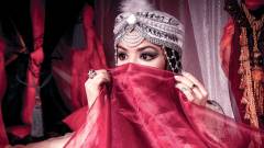 красивая женщина