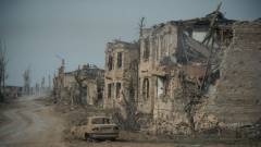 Зруйнований дім та автівка в Соледарі