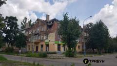 Зруйнована будівля в Сєвєродонецьку на бульварі Дружби Народів
