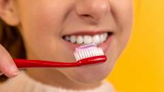 зубна щітка гігієна ротової порожнини