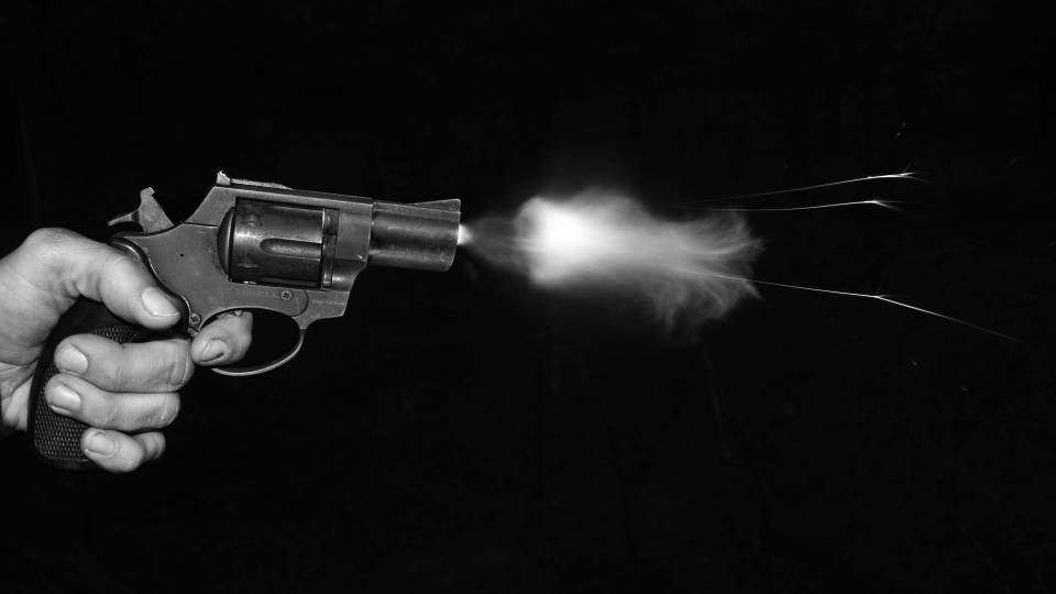 пістолет вогнепальна зброя