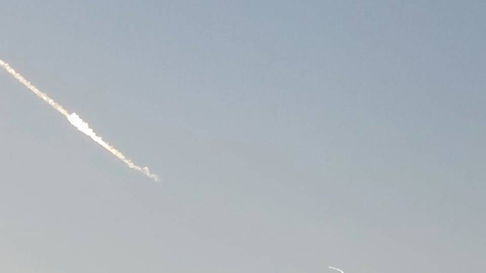 небо ракета слід літак