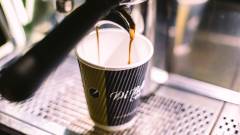 кава з собою в стаканчику