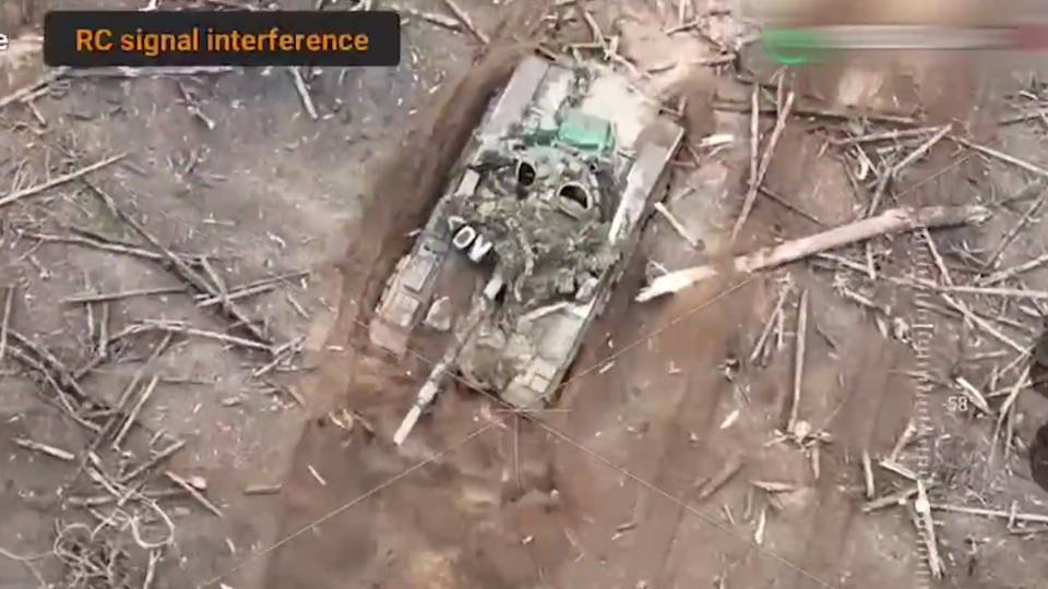 Зничення рос техніки азов, танк рф