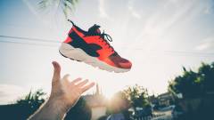 взуття кросівки