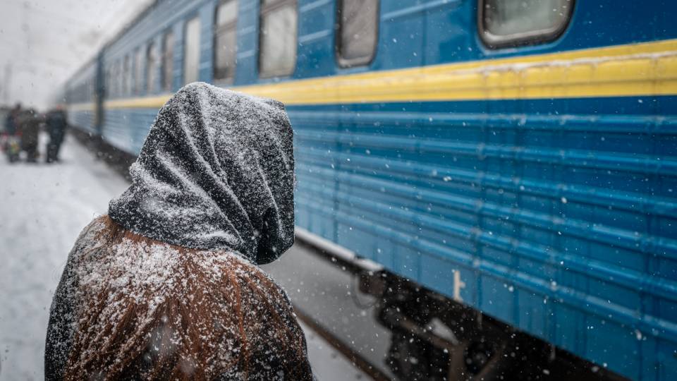 евакуація пенсіонер бабуся донеччина укрзалізниця потяг
