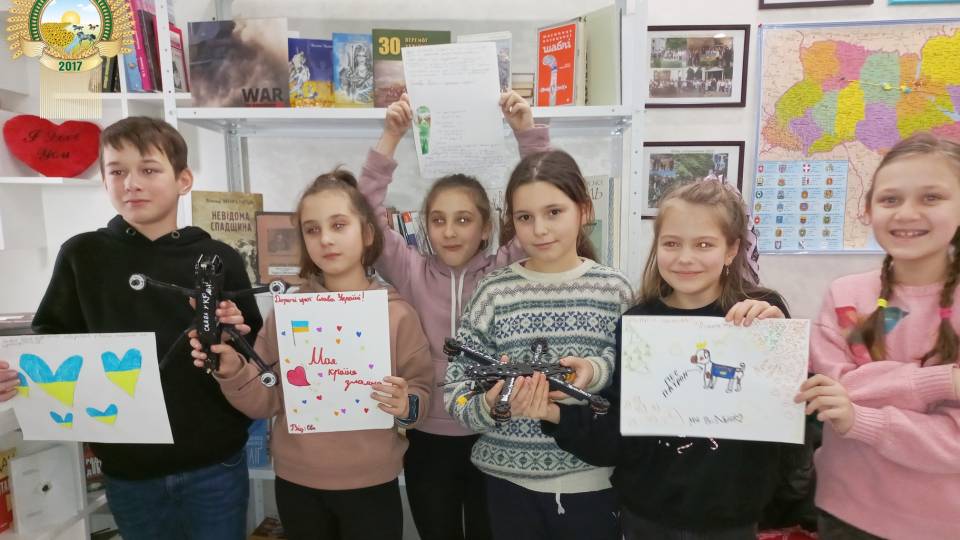 діти дрон малюнки
