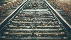 рельси жд потяг