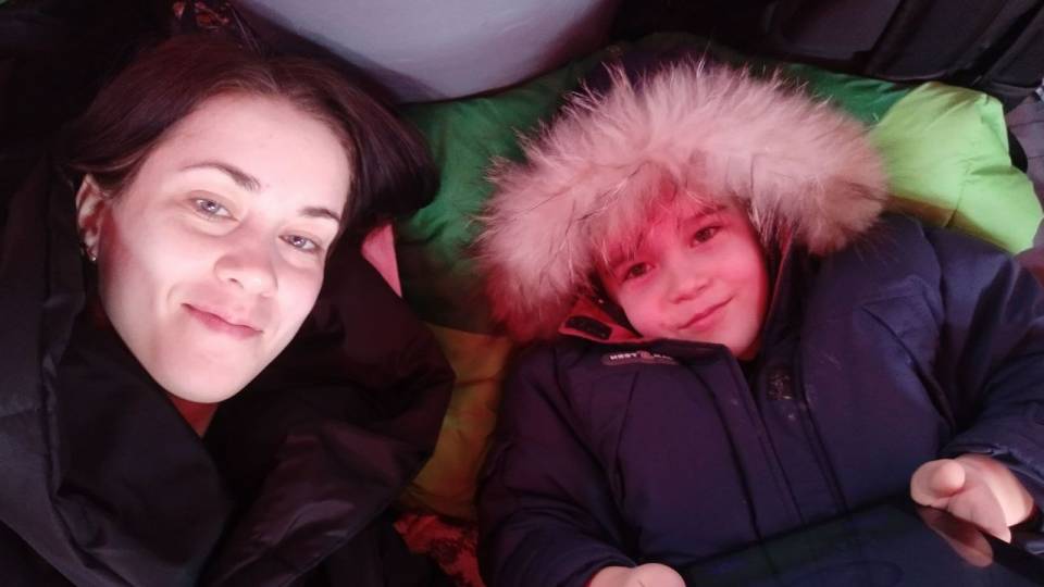 Аліна Нескреба з сином під час евакуації з Сєвєродонецька