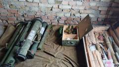 зброя боєприпаси