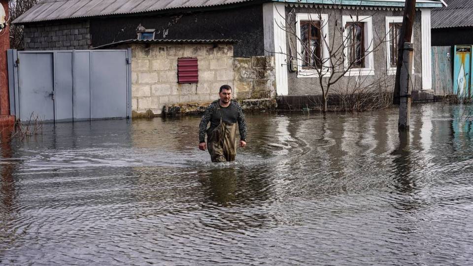повінь