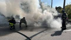 горить автівка