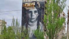 прибирають мурал пропагандистів маріуполь