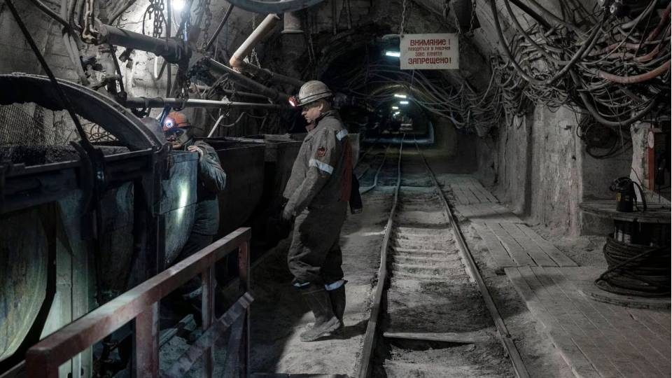 шахтарі